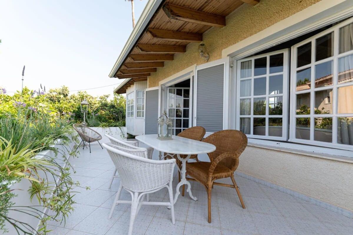 Serene Seaside Bliss - Lush & Secluded Garden Oasis Calamata Exterior foto